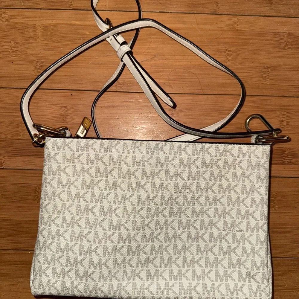 Michael Kors White and Gold Crossbody Bag